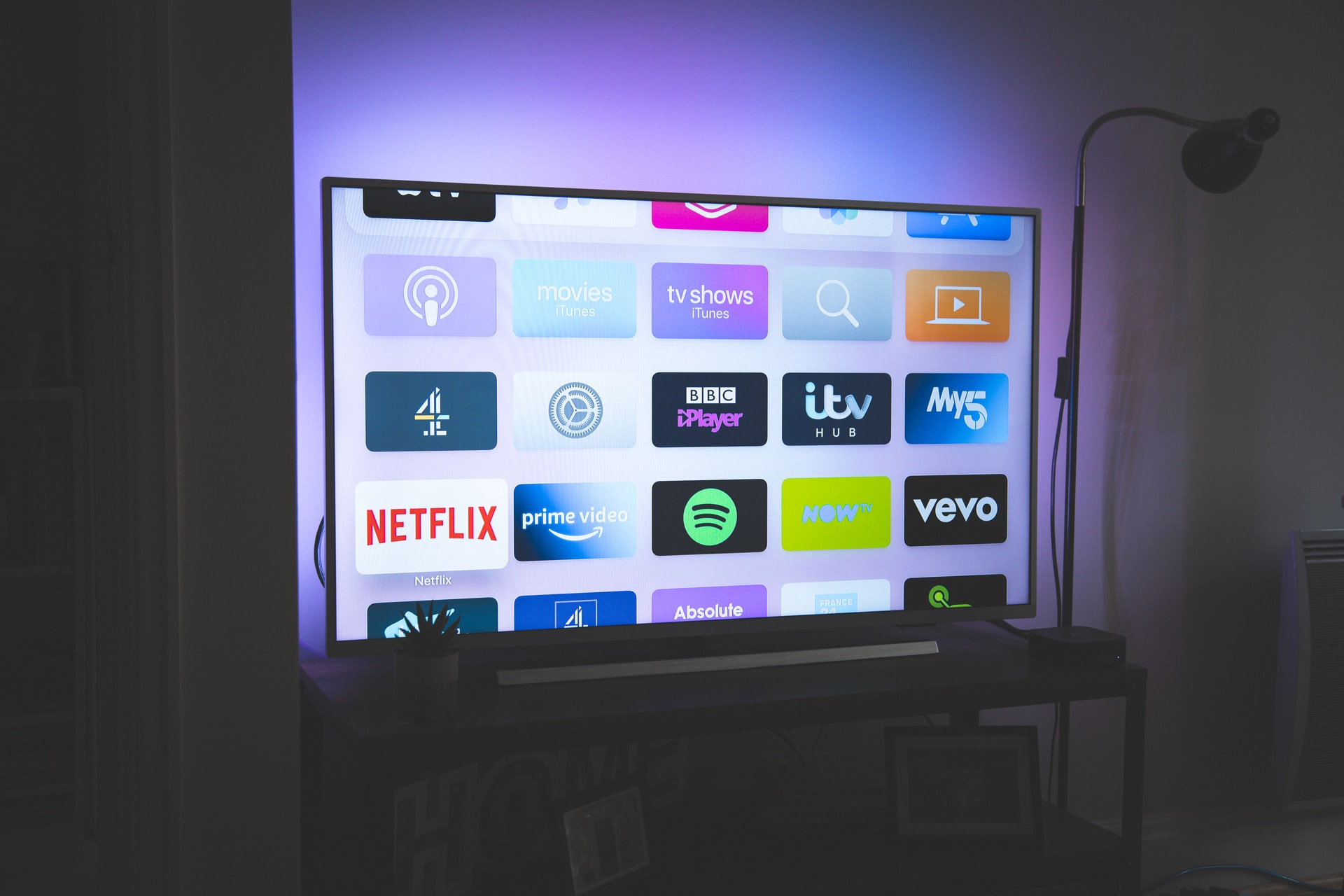 Best Live TV Streaming Services: Compare Top Picks for 2022
